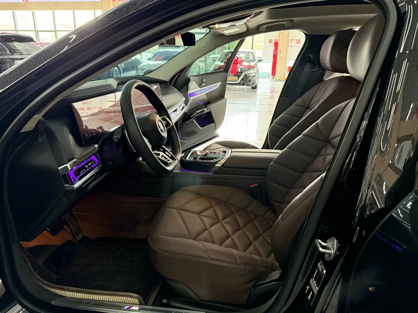 BMW 7 Series 2023 Model 735Li M Sport Package фото 16