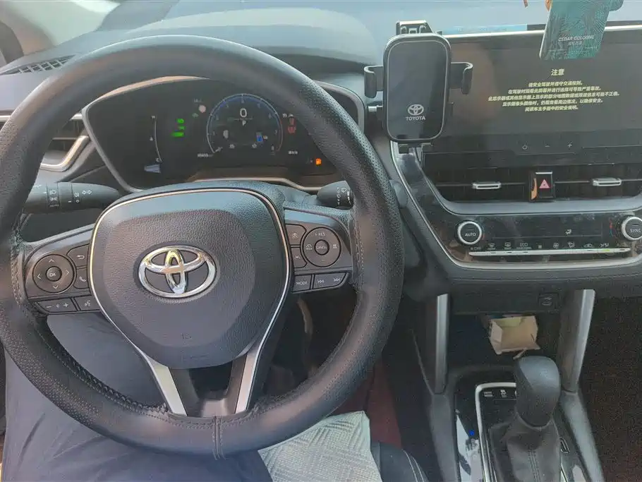 Toyota Frontlander 2023 2.0L Smart Hybrid Dual Engine Luxury Edition фото 12