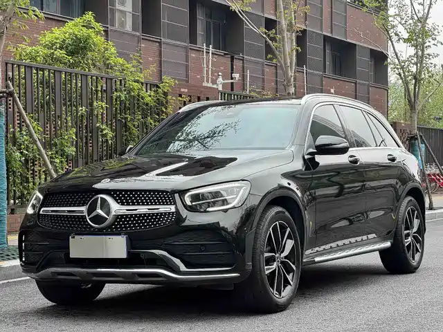 MERCEDES-BENZ GLC