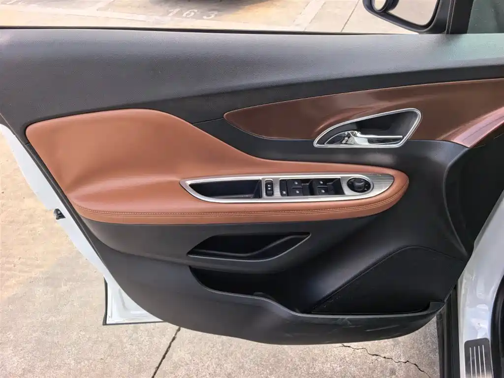Фото 9 - Buick Encore