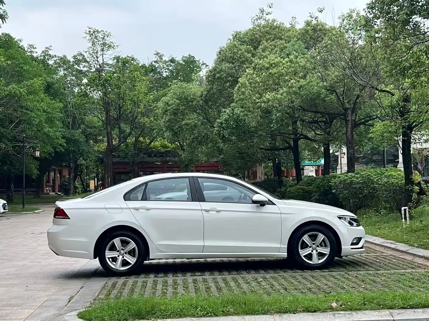 Volkswagen Lamando 2018 230TSI DSG Trend Edition фото 7