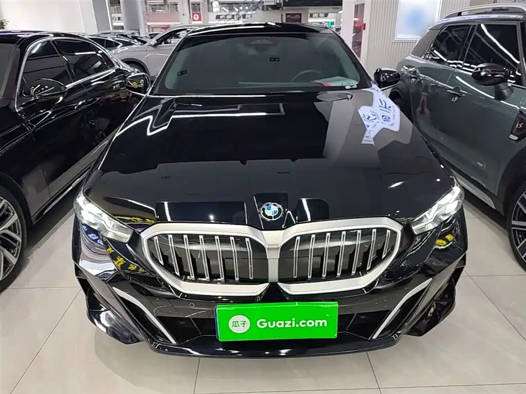 BMW 5 Series 2024 525Li M Sport Package фото 3
