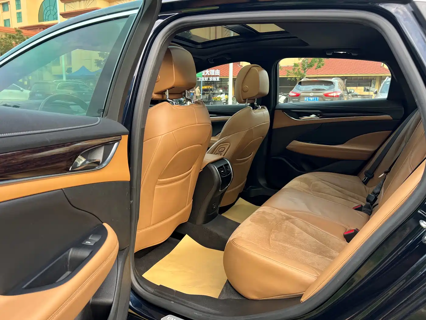 Buick LaCrosse 2019 28T Premium Model фото 12