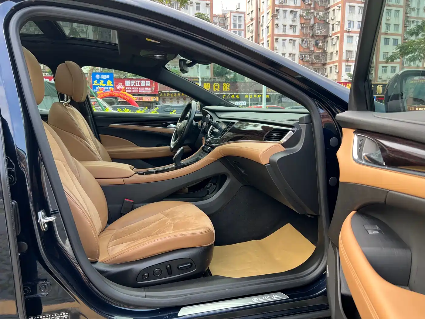 Buick LaCrosse 2019 28T Premium Model фото 14