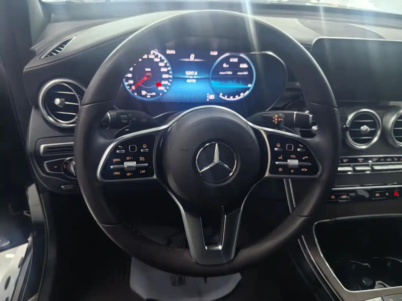 Mercedes-Benz GLC 2021 GLC 300 L 4MATIC Sporty фото 7