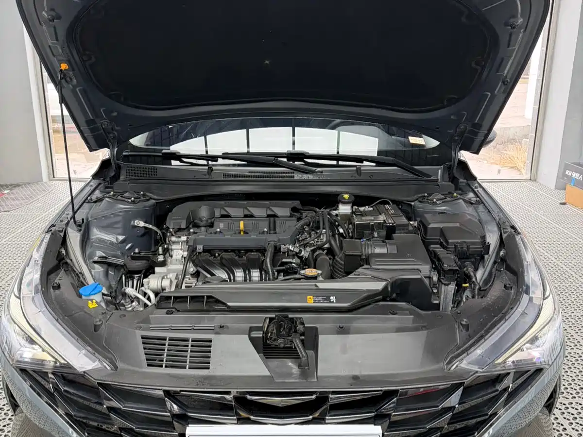 Hyundai Elantra 2022 1.5L CVT GLX Elite Edition фото 9