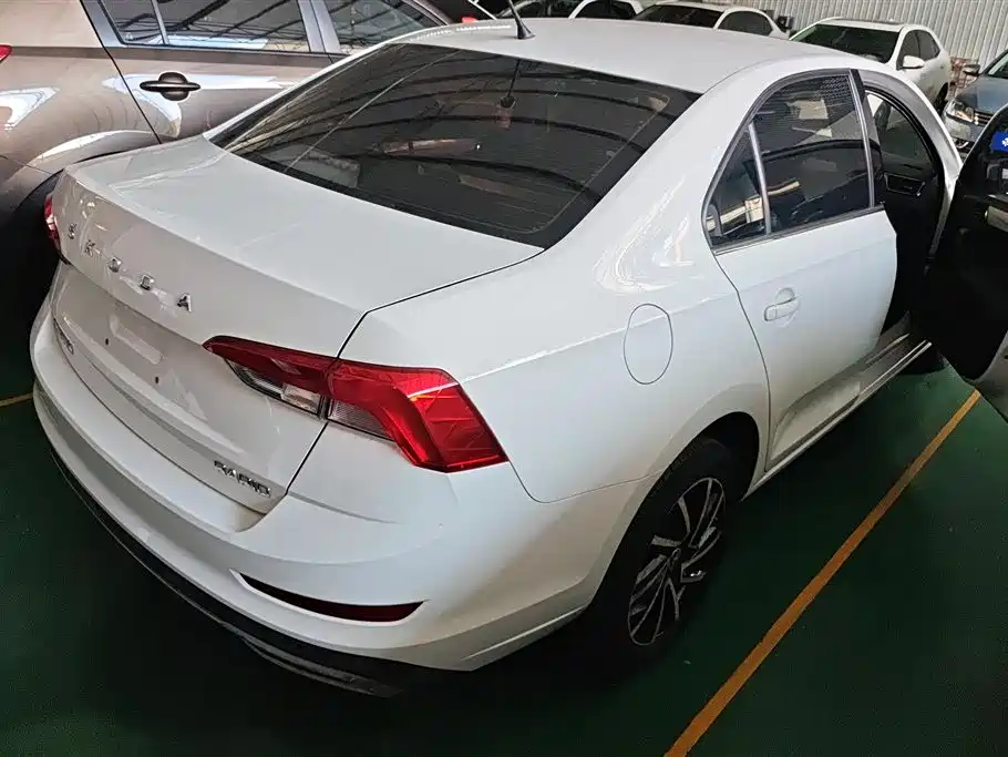 Škoda Rapid 2020 1.5L Automatic Comfort Edition фото 3