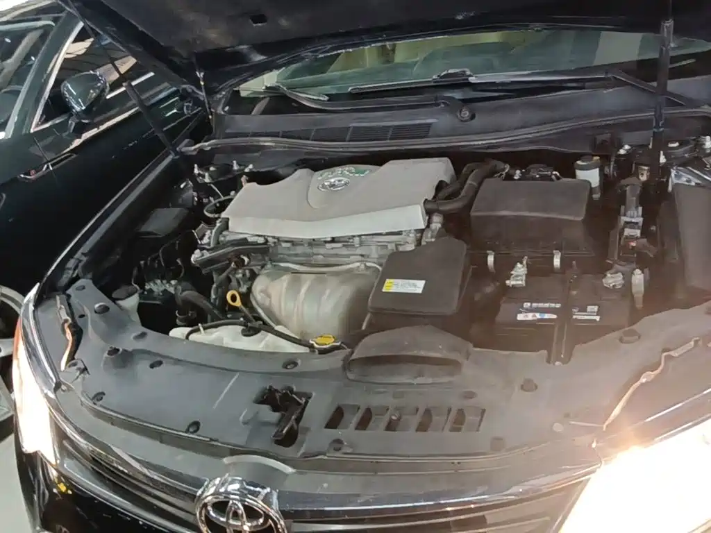 Фото 16 - Toyota Camry