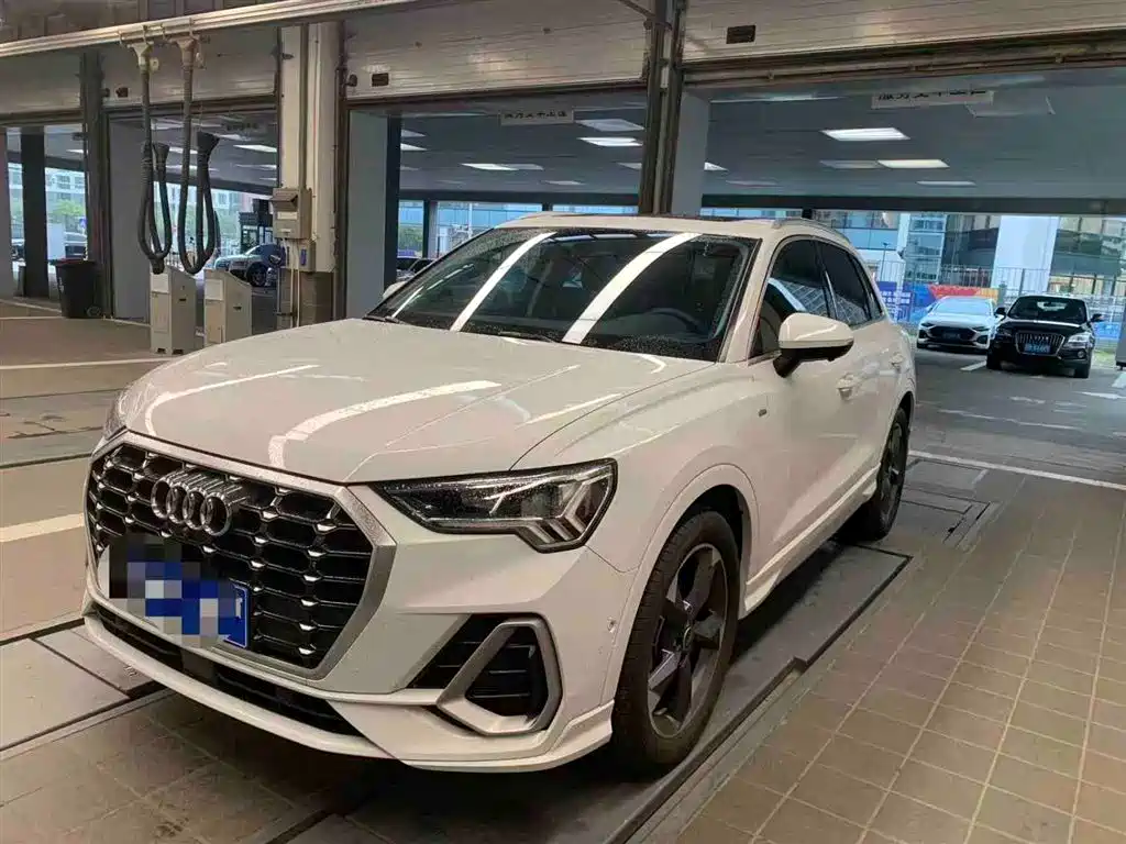 Audi Q3 2023 35 TFSI Fashion Dynamic Model (1.5T) фото 2