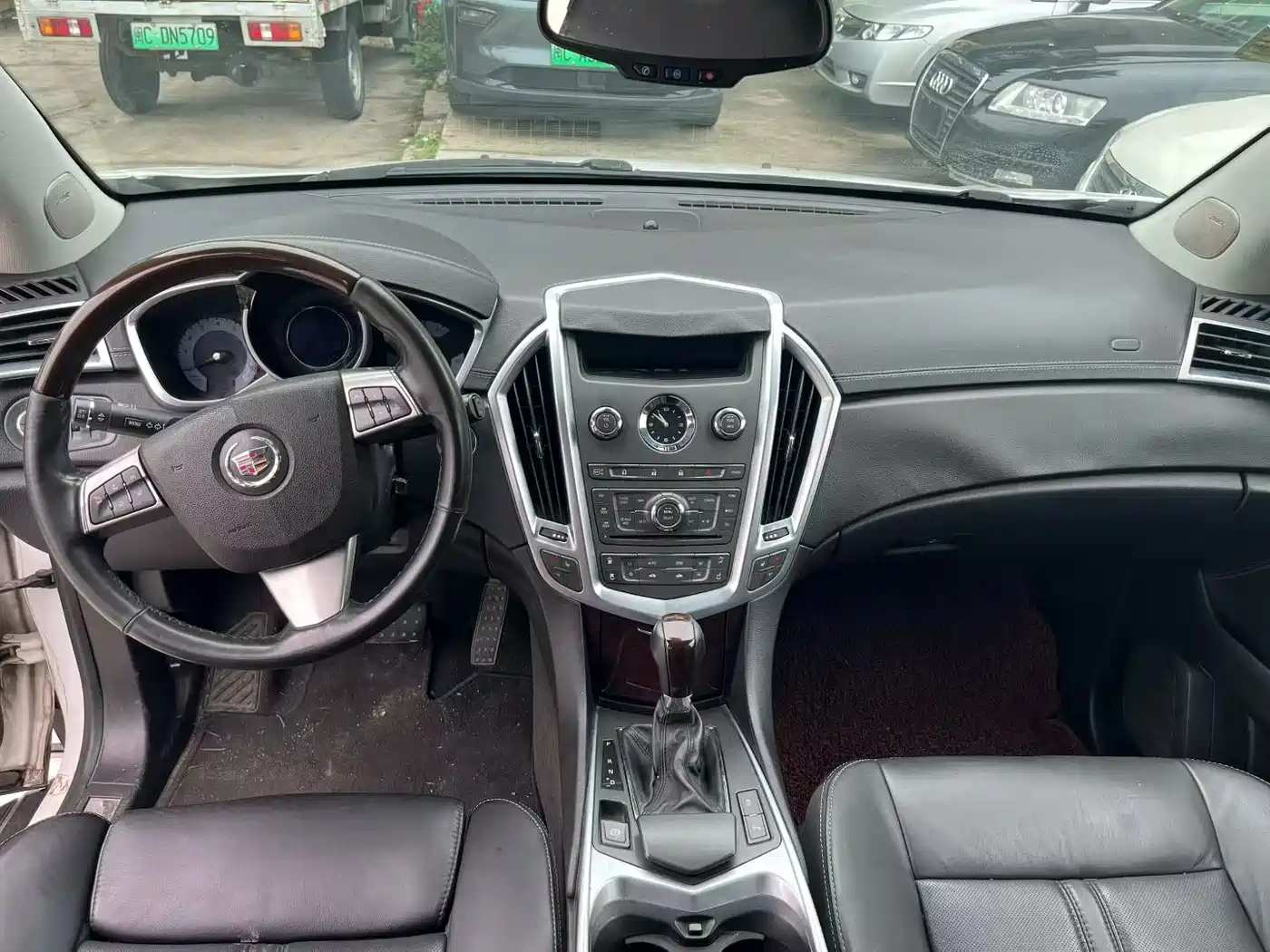 Cadillac SRX 2012 3.0L Flagship Model фото 6