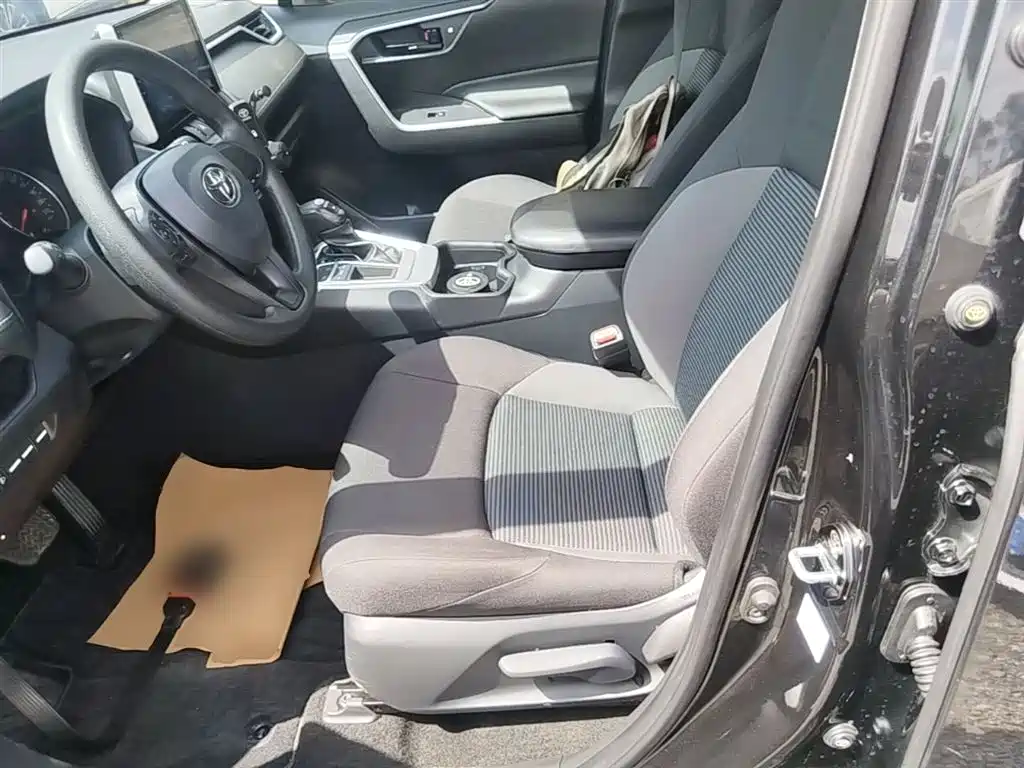 Toyota Wildlander 2022 2.0L CVT FWD Leading Edition фото 15