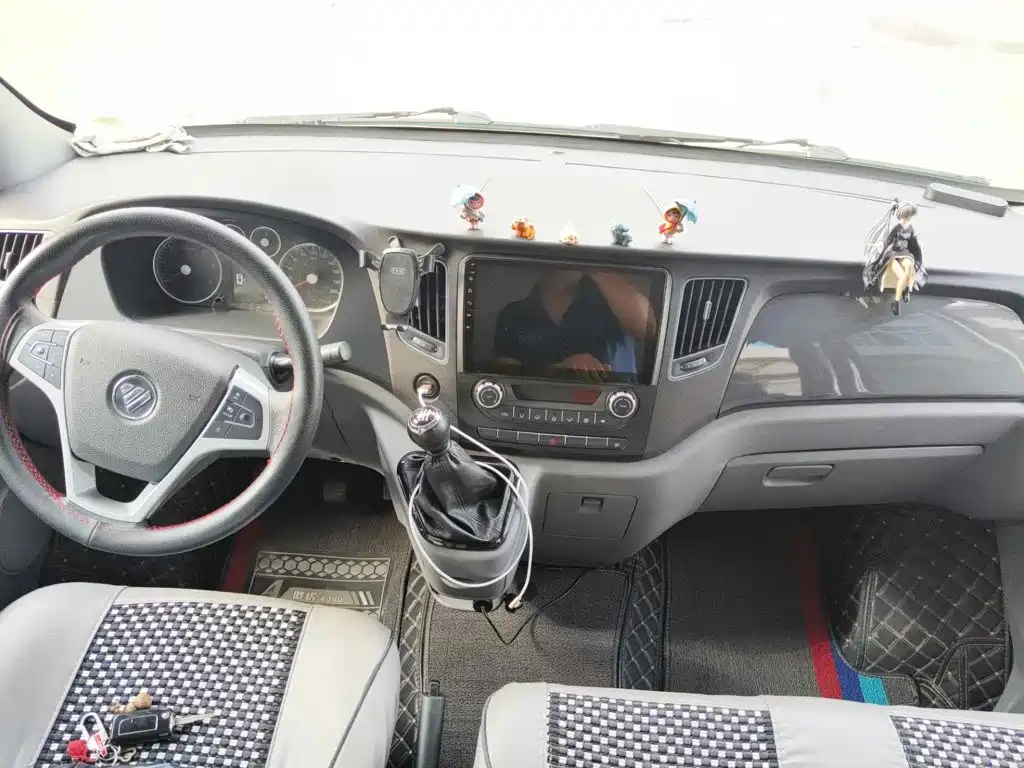 Foton Tuyano 2023 2020 Model 2.0T Multi-purpose Short Wheelbase Medium Roof 5/6-Seater China VI 4F20TC3