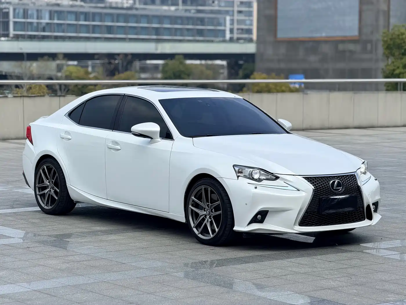 LEXUS IS
