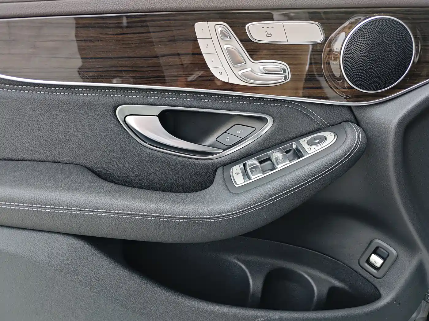 Mercedes-Benz GLC 2019 GLC 260 4MATIC Luxury фото 10