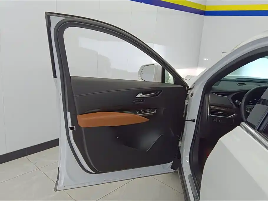 Cadillac XT4 2022 28T FWD Premium фото 7