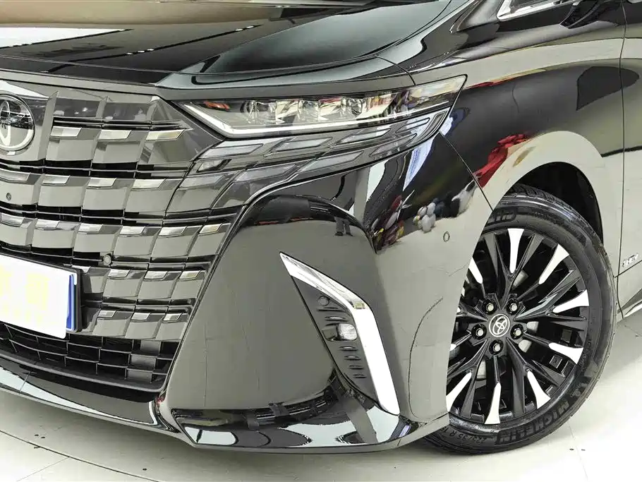Toyota Alphard 2024 Hybrid 2.5L Ultimate Enjoyment Edition фото 30