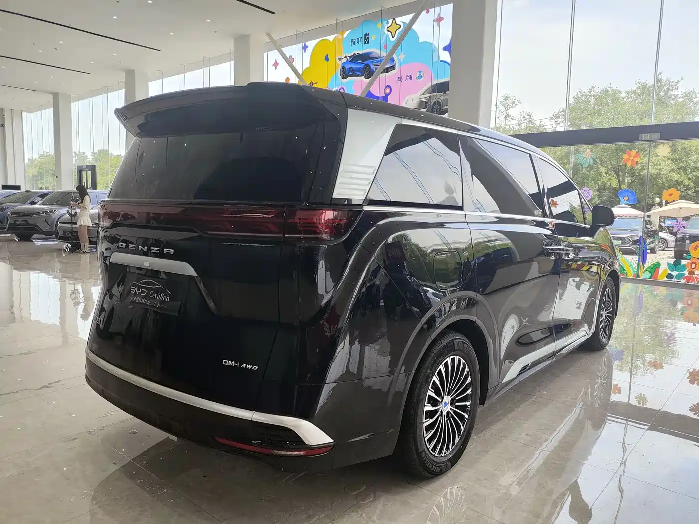 Denza D9 2024 DM-i 980 AWD Prestige фото 5