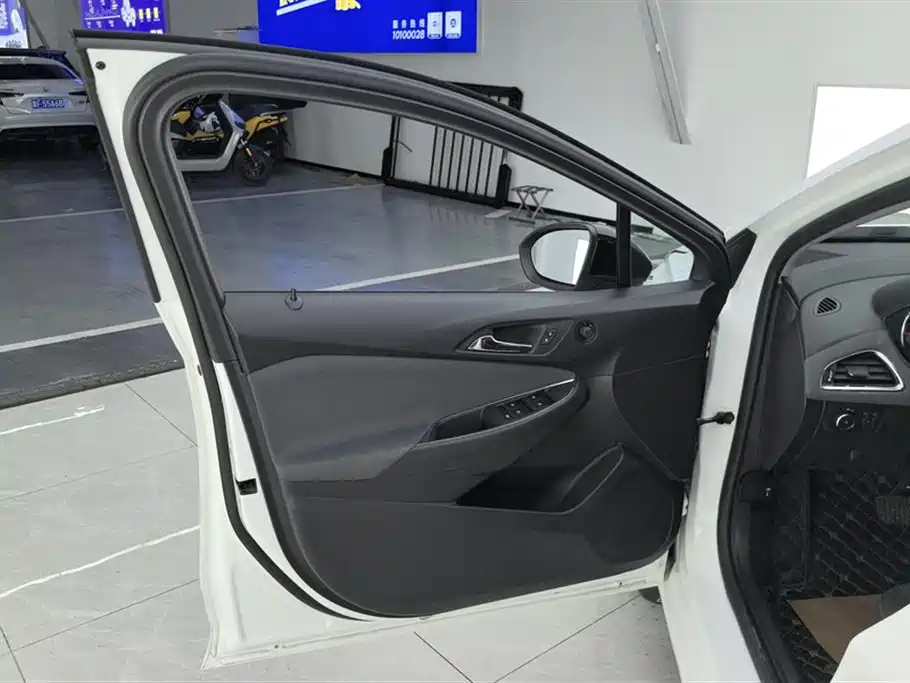 Chevrolet Cruze 2018 Redline 320 Automatic Pioneer Edition фото 7