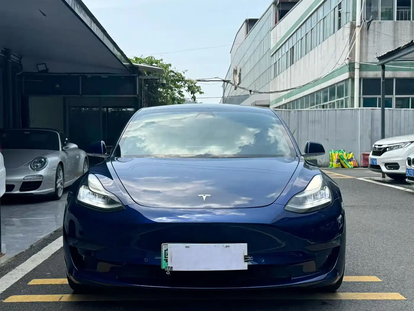 TESLA MODEL 3 (IMPORTED)