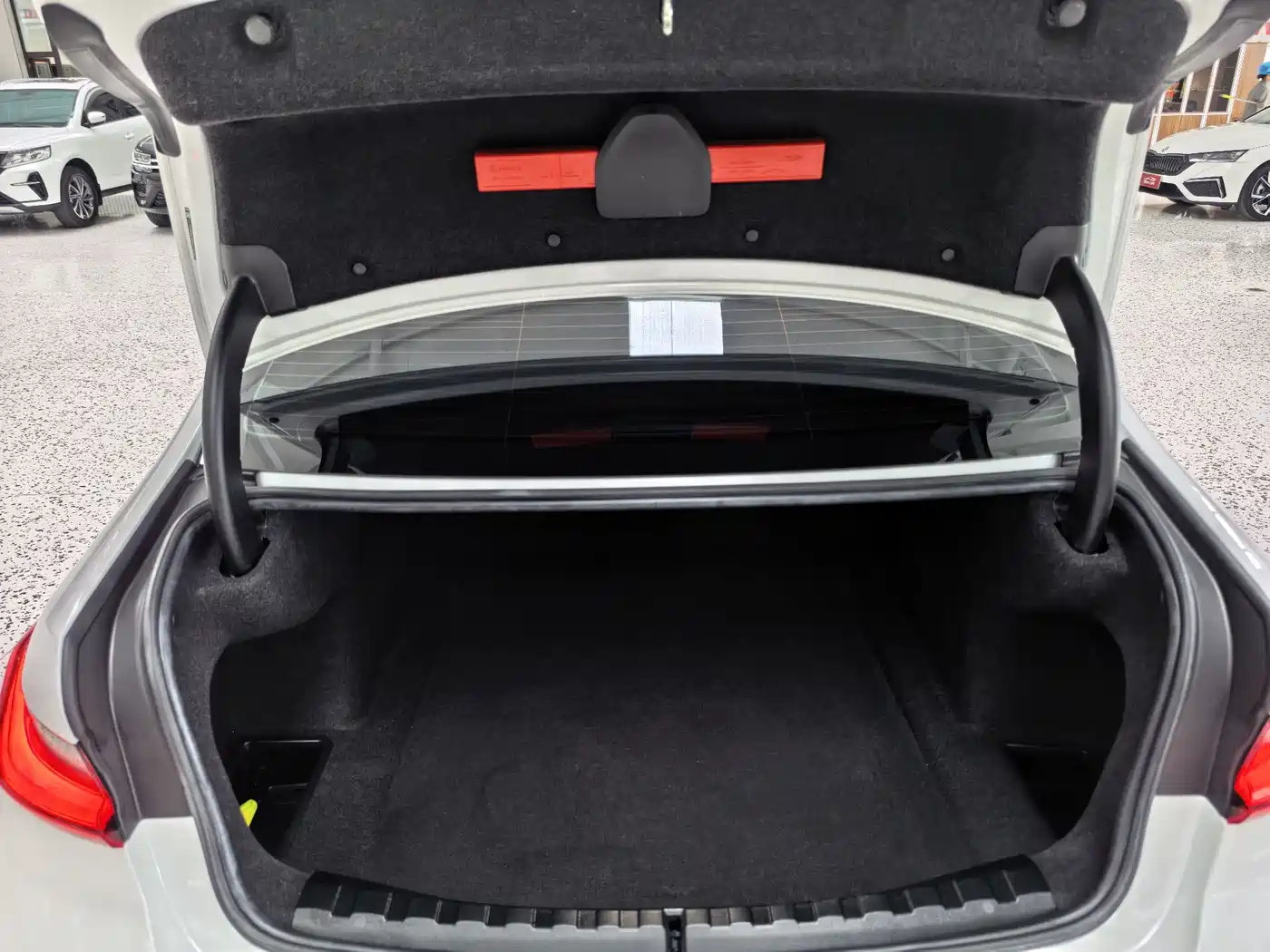 BMW 3 Series 2023 320Li M Sport Package фото 19