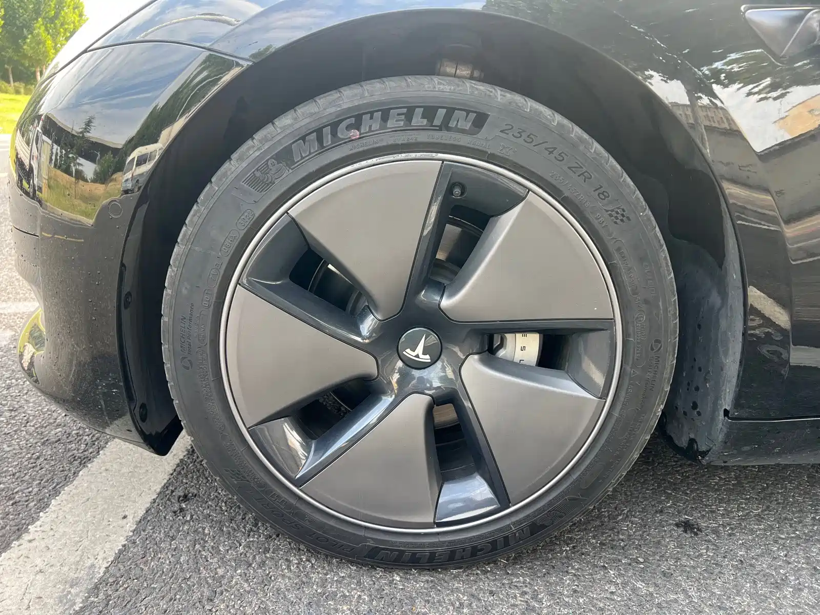 Фото 11 - Tesla Model 3