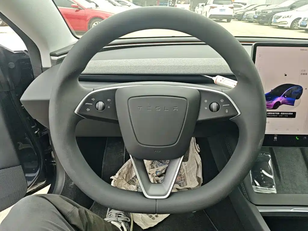 Фото 11 - Tesla Model 3