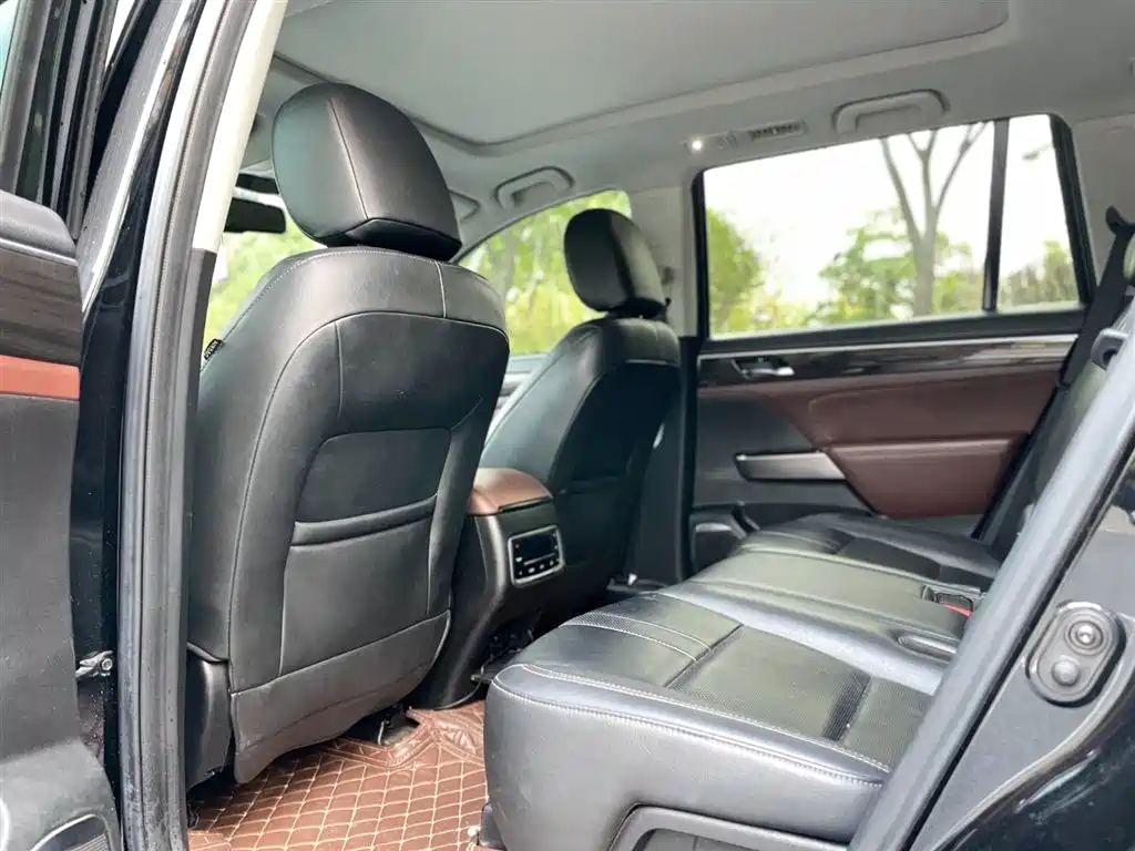 GAC Trumpchi Trumpchi GS8 2017 320T 2WD Luxury Smart Connect (7-seater) фото 6