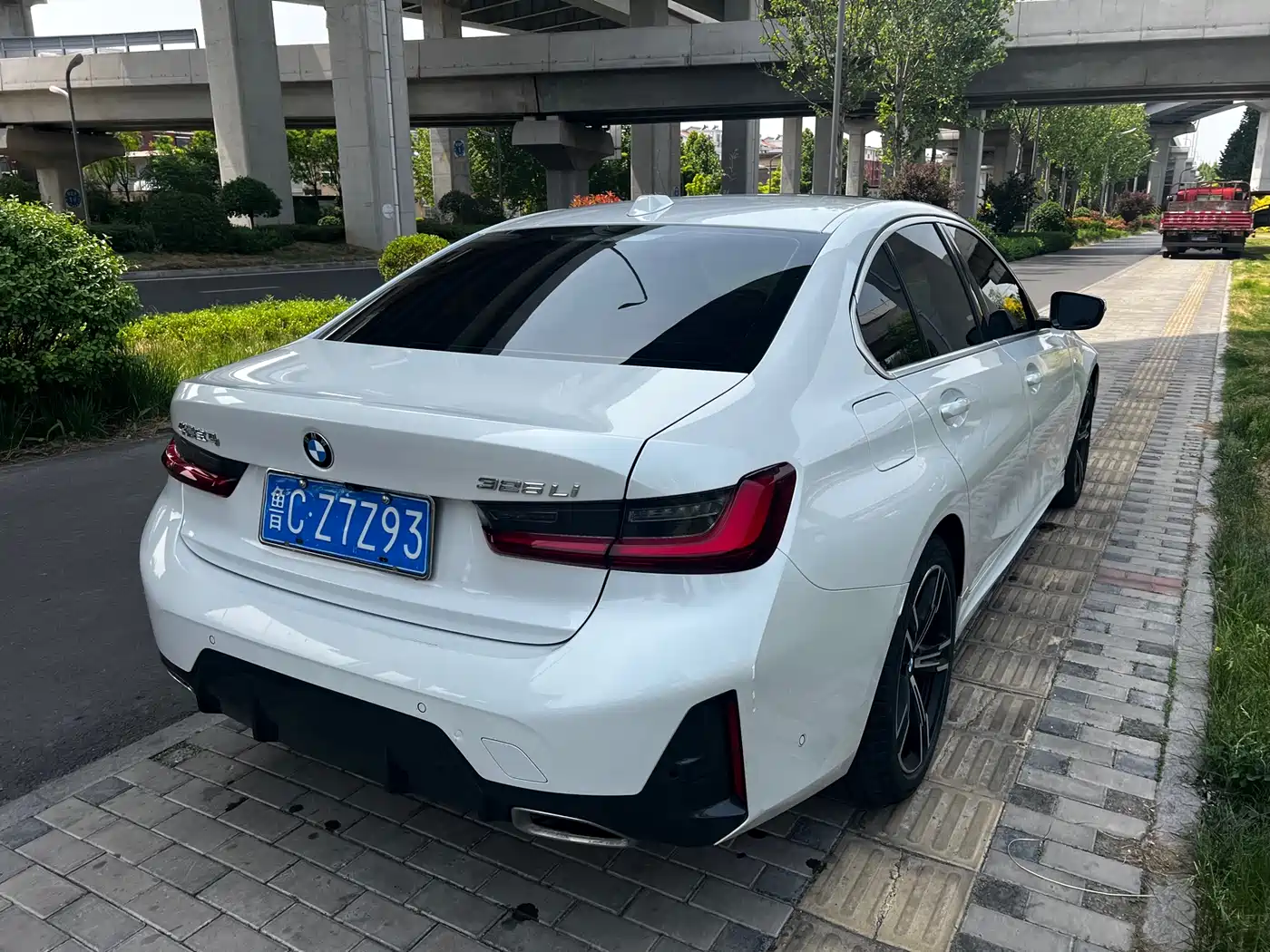 BMW 3 Series 2023 325i M Sport Package фото 3