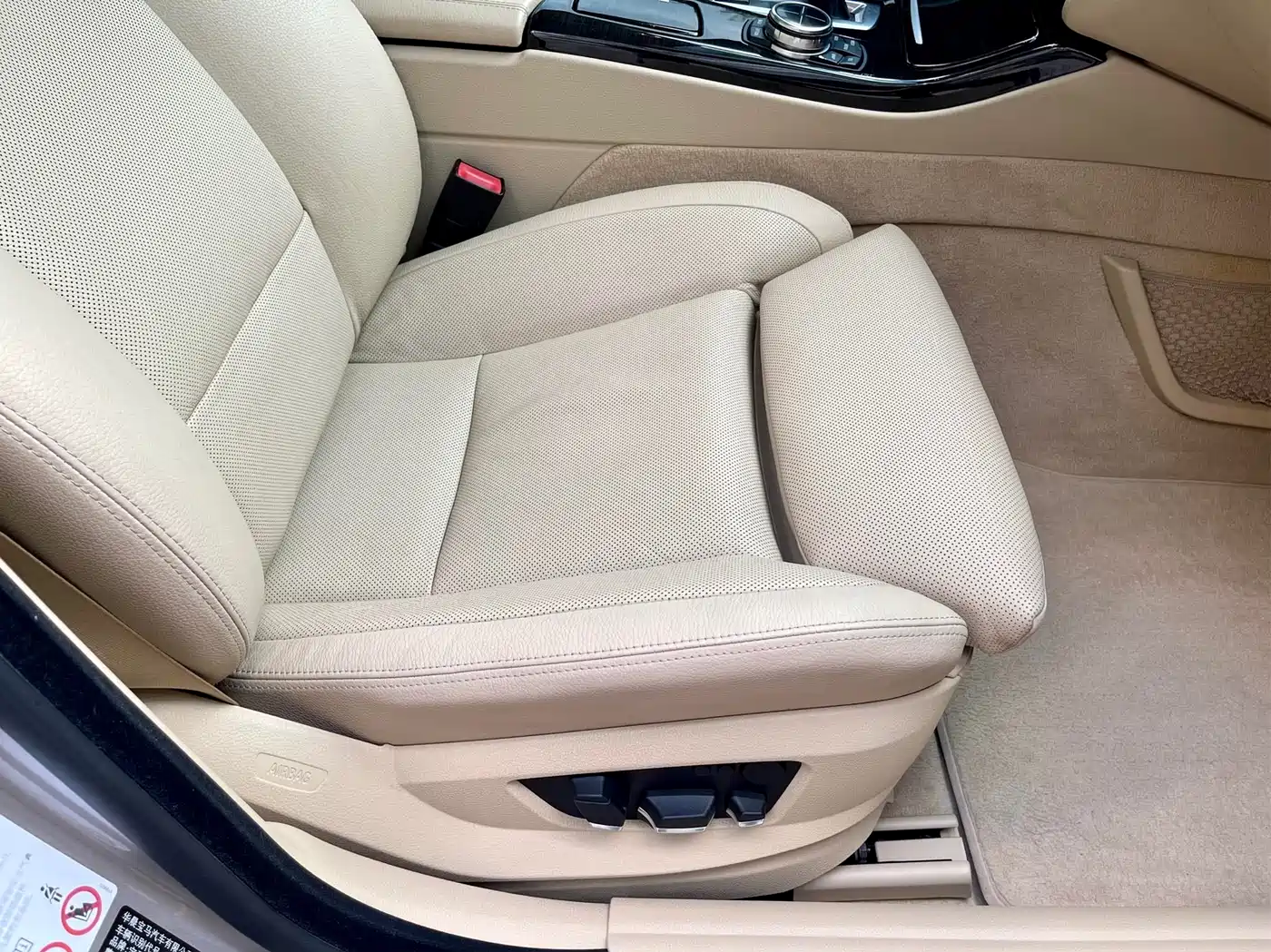 BMW 5 Series 2013 535Li Leadership фото 21