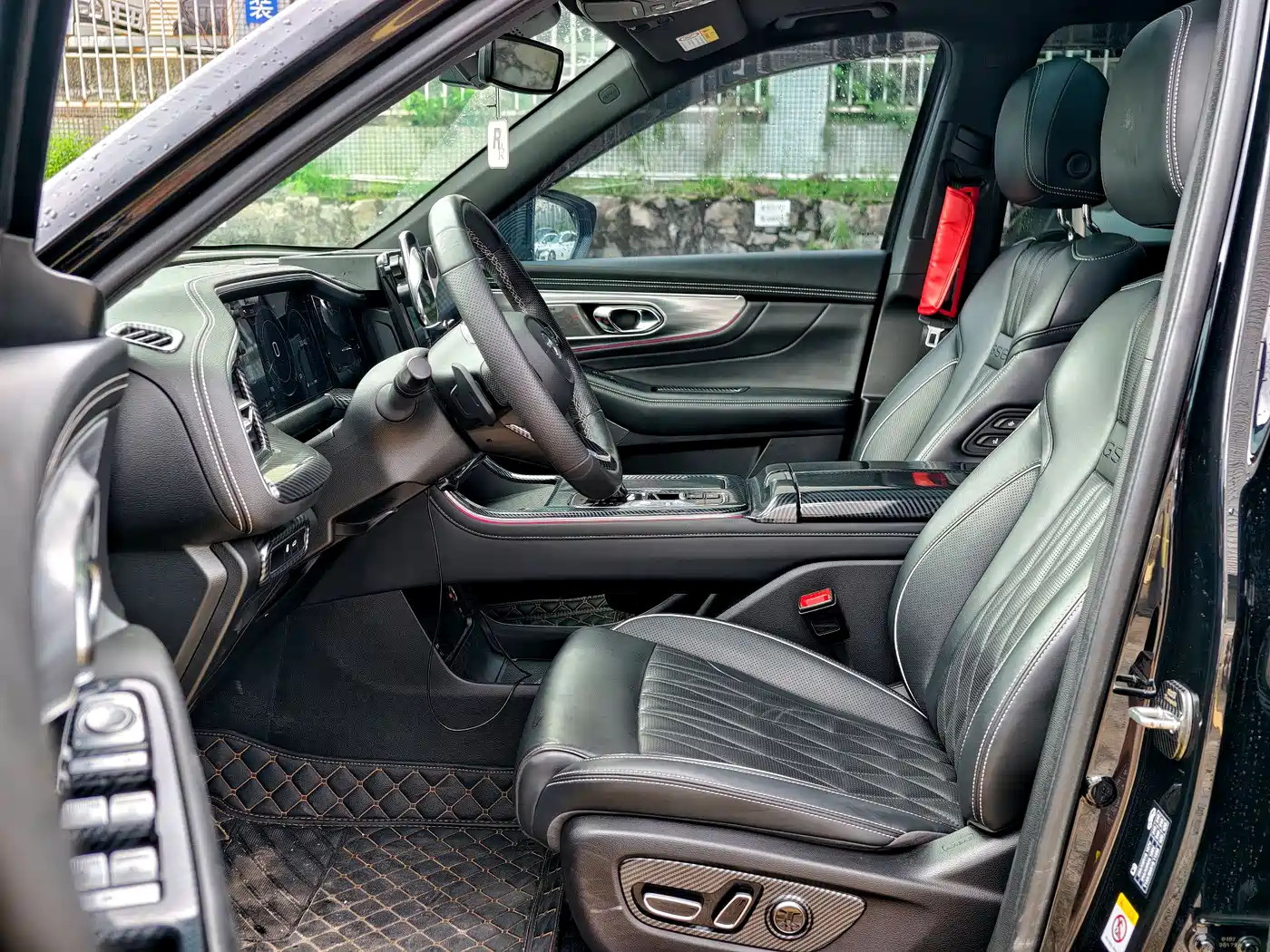 GAC Trumpchi Trumpchi GS8 2022 Pilot Series 2.0TGDI 2WD Premium Edition (7-Seater) фото 12