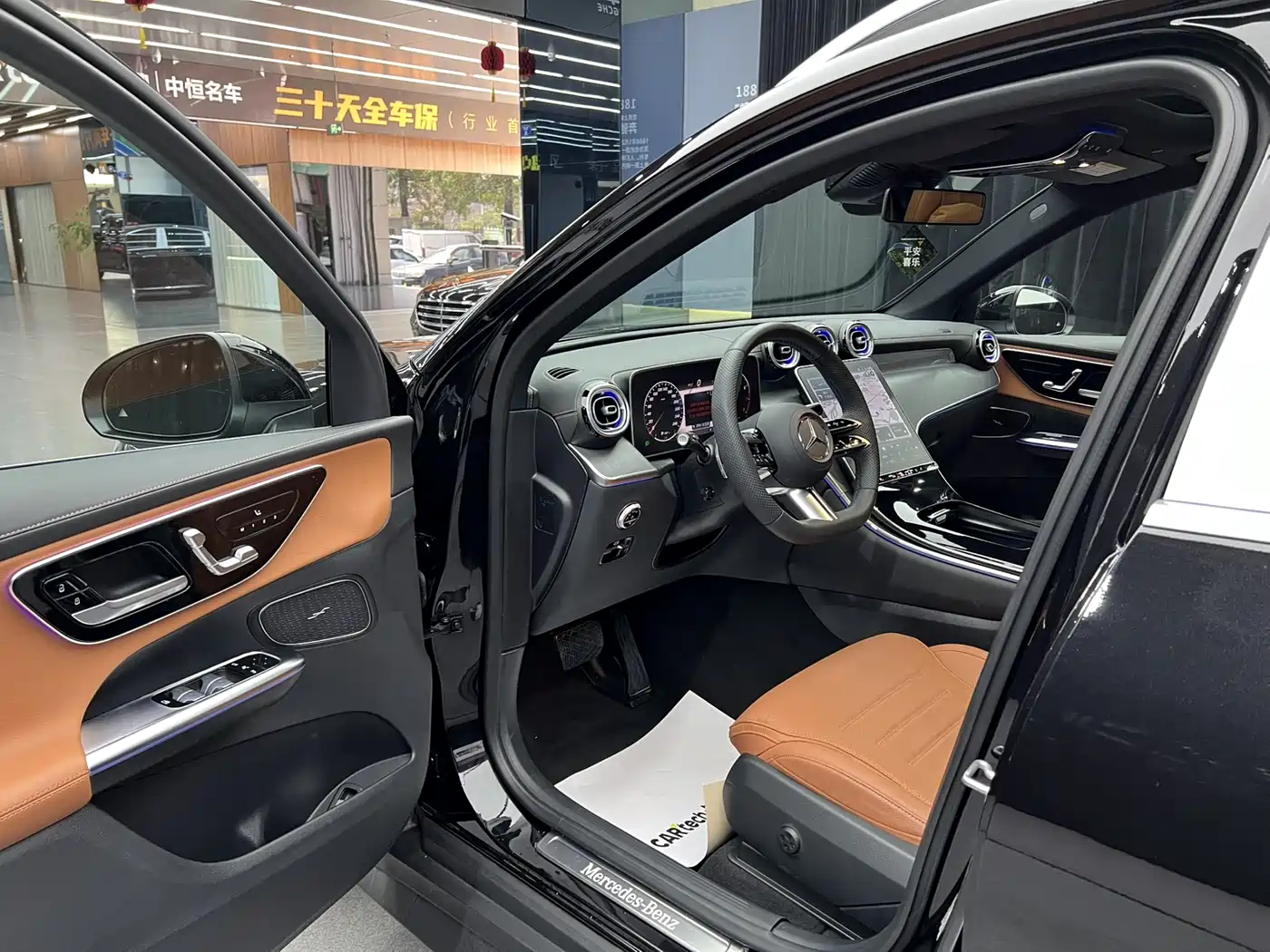 Mercedes-Benz GLC 2024 GLC 260 L 4MATIC Luxury 5-seater фото 7