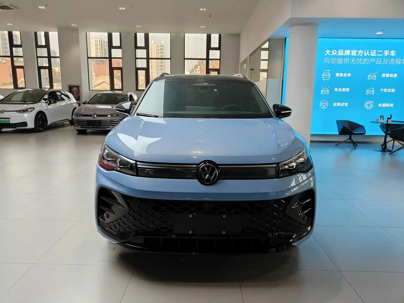 Volkswagen Tiguan L 2024 PRO 380TSI 4WD R-Line Premium Edition фото 2