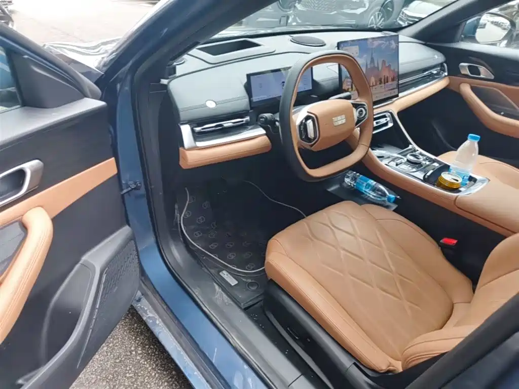 Geely Galaxy Galaxy A7 2025 EM-i фото 16