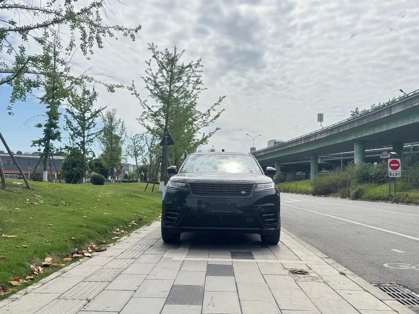 Land Rover Range Rover Velar 2024 Dynamic SE фото 2