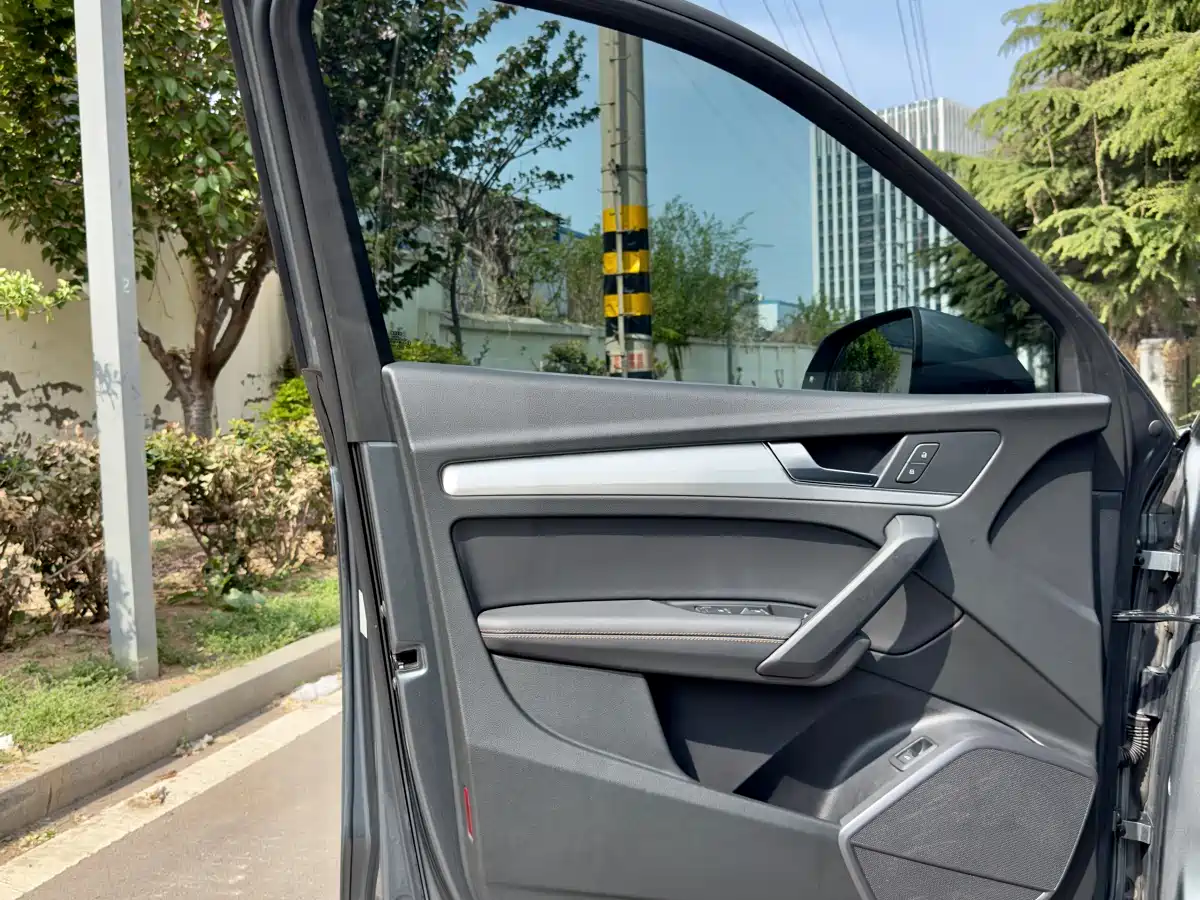 Audi Q5L 2020 40 TFSI Prestige Fashion фото 9