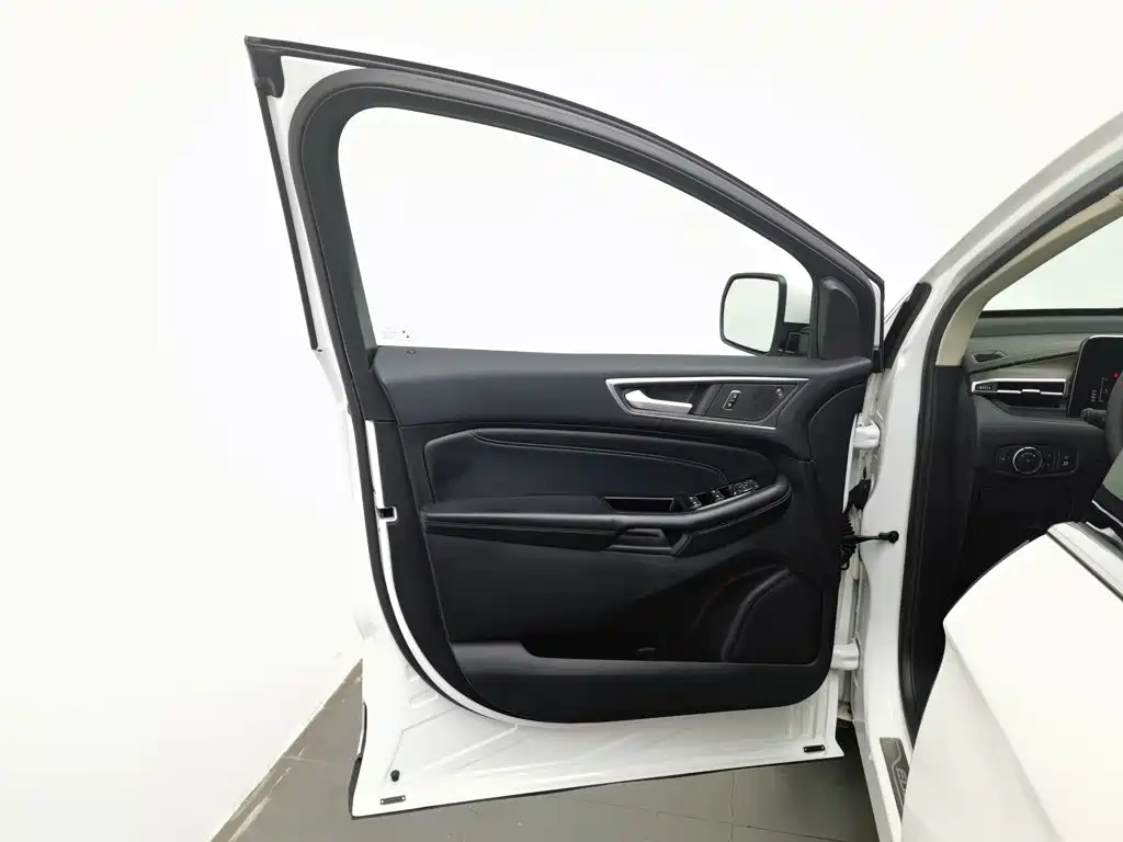 Фото 8 - Ford Edge