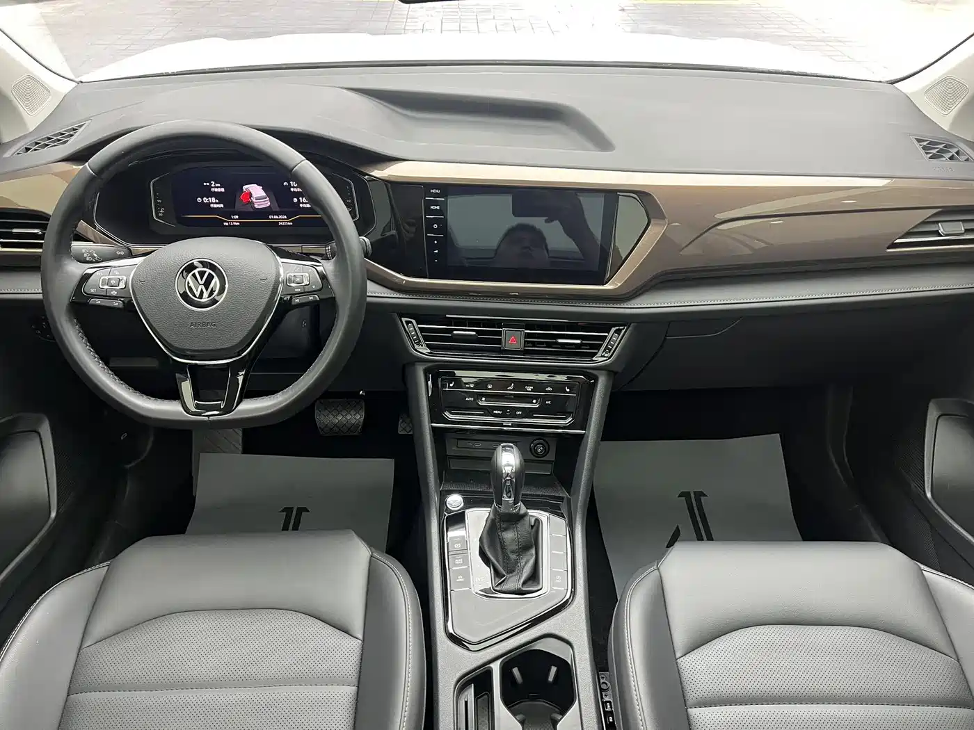 Volkswagen Tharu 2022 280TSI FWD Luxury Edition фото 9