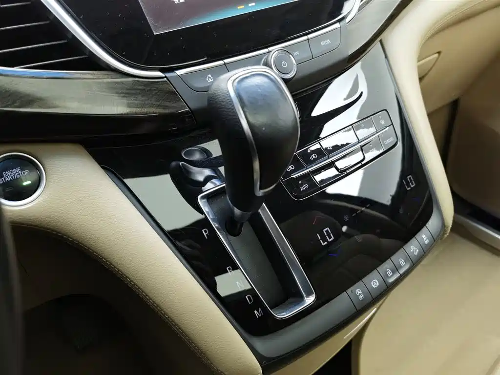 Buick GL8 2017 ES 28T Luxury China V фото 13