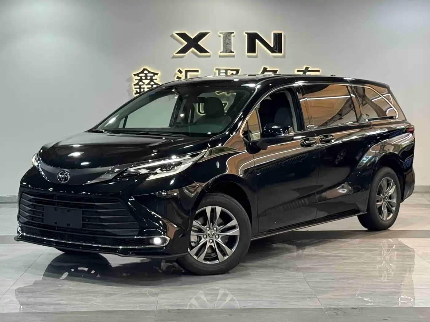 Toyota Sienna 2026 Model 2.5L Hybrid 2WD Comfort Edition