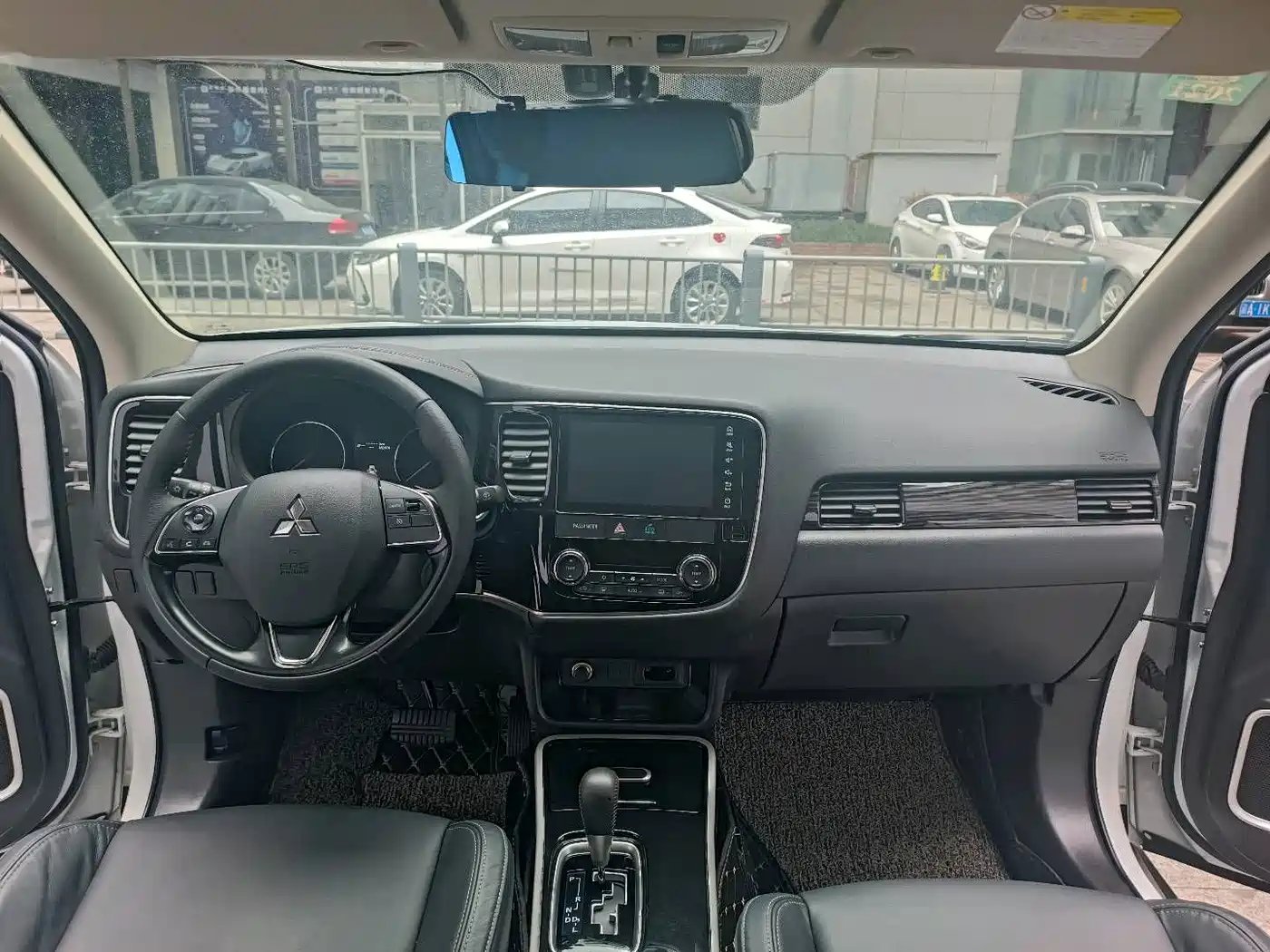 Mitsubishi Outlander 2019 2.0L 2WD Enjoy 5-Seater China VI фото 8