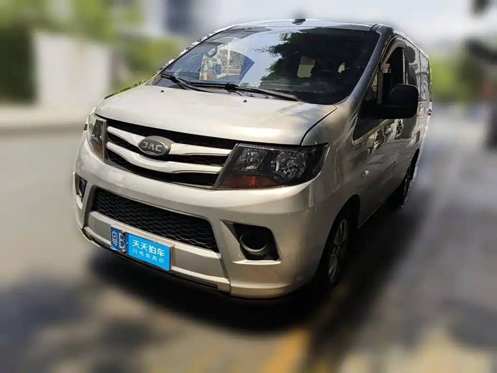 Фото 1 - JAC Refine M3