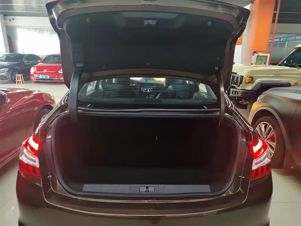 Peugeot 408 2014 1.8L Automatic Luxury Edition фото 15
