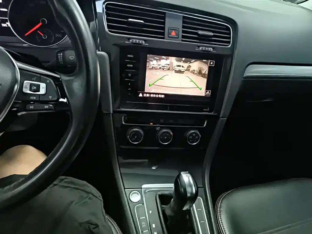 Volkswagen Golf 2020 Beloved Edition 280TSI DSG Comfort фото 13