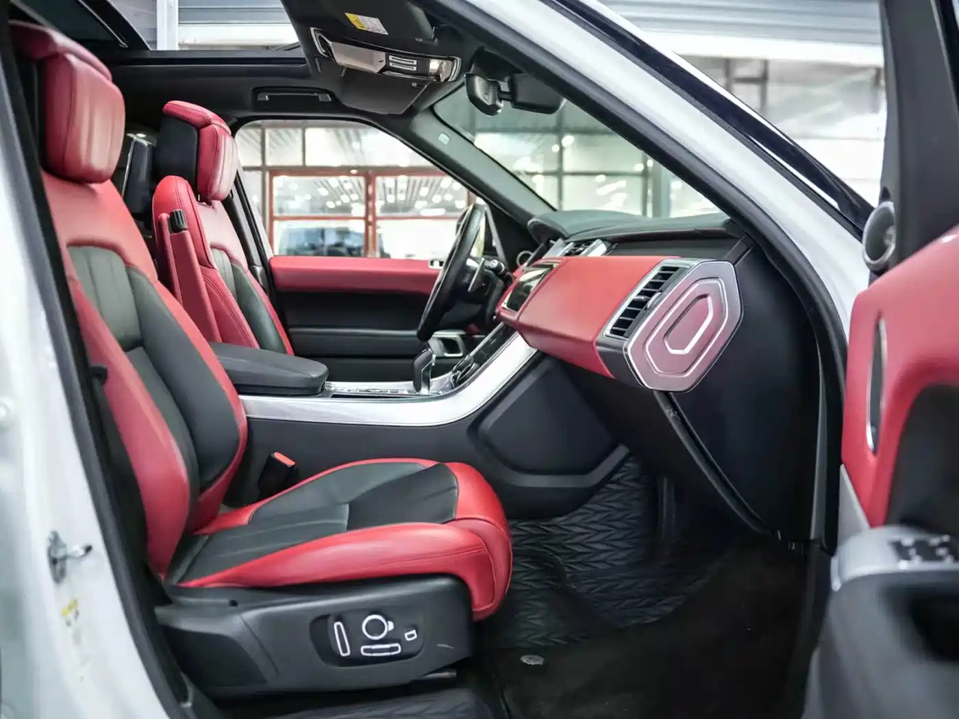 Land Rover Range Rover Sport 2020 3.0 L6 HSE DYNAMIC фото 4