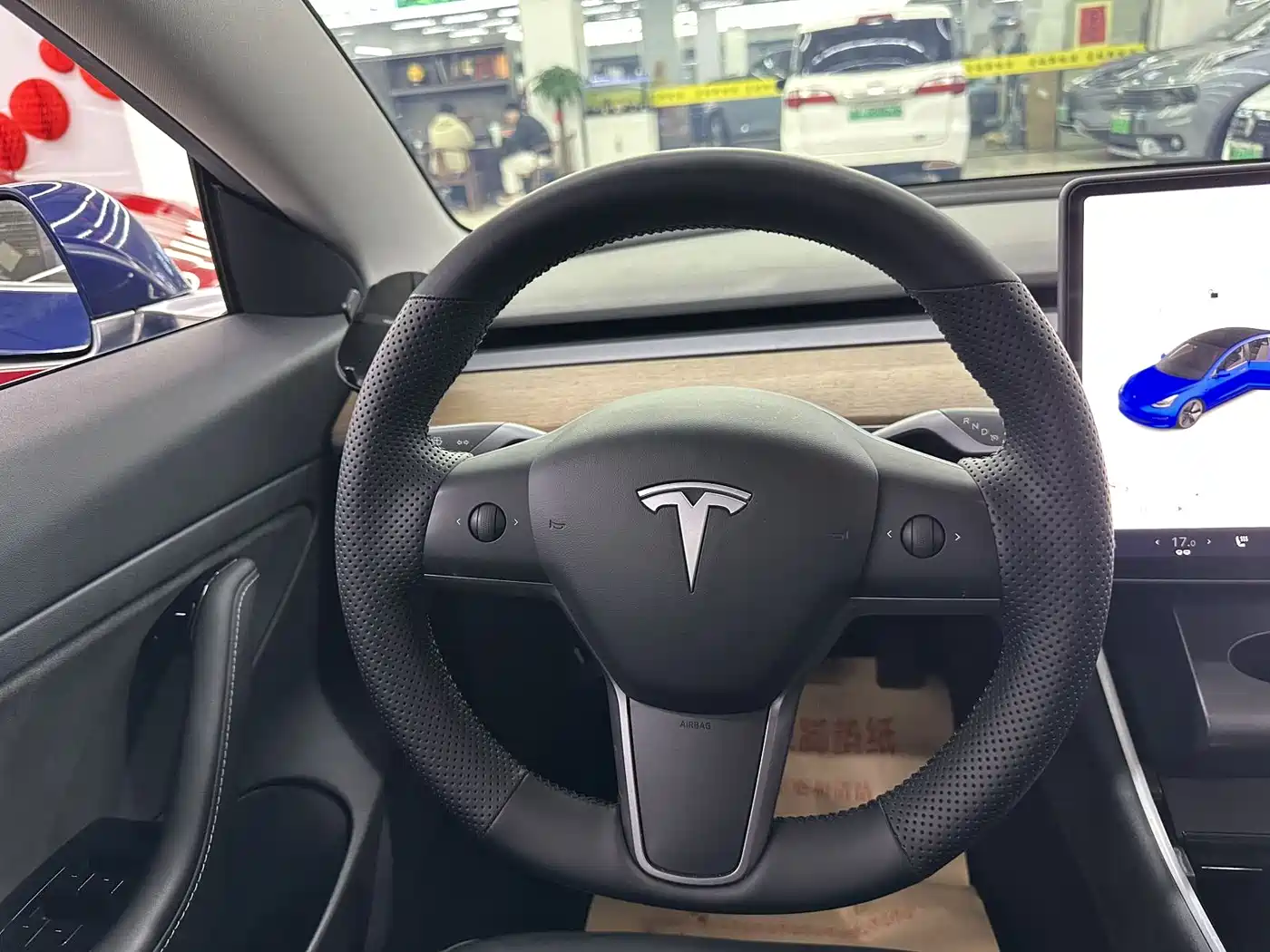 TESLA MODEL 3