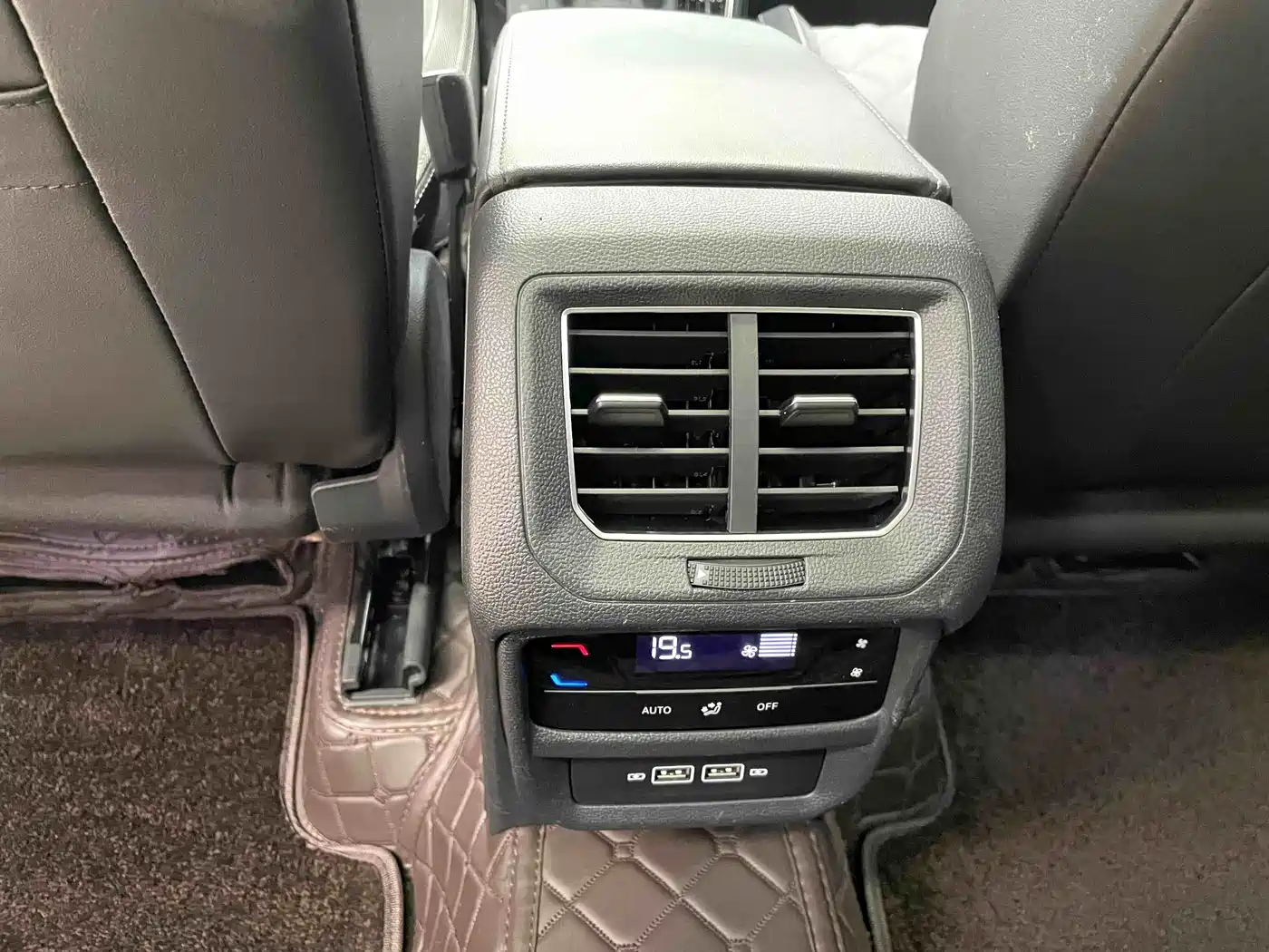 Volkswagen Tayron 2023 280TSI 2WD Luxury Plus Advanced Edition фото 11