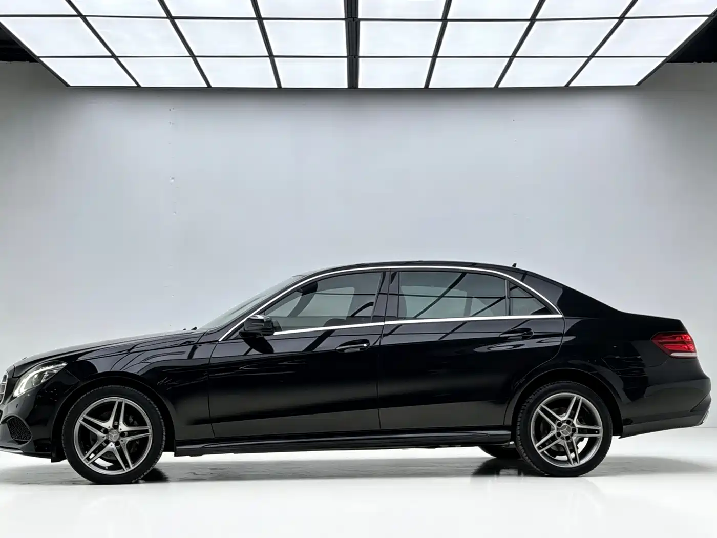 Mercedes-Benz E-Class 2014 E 260 L Sport Luxury фото 4