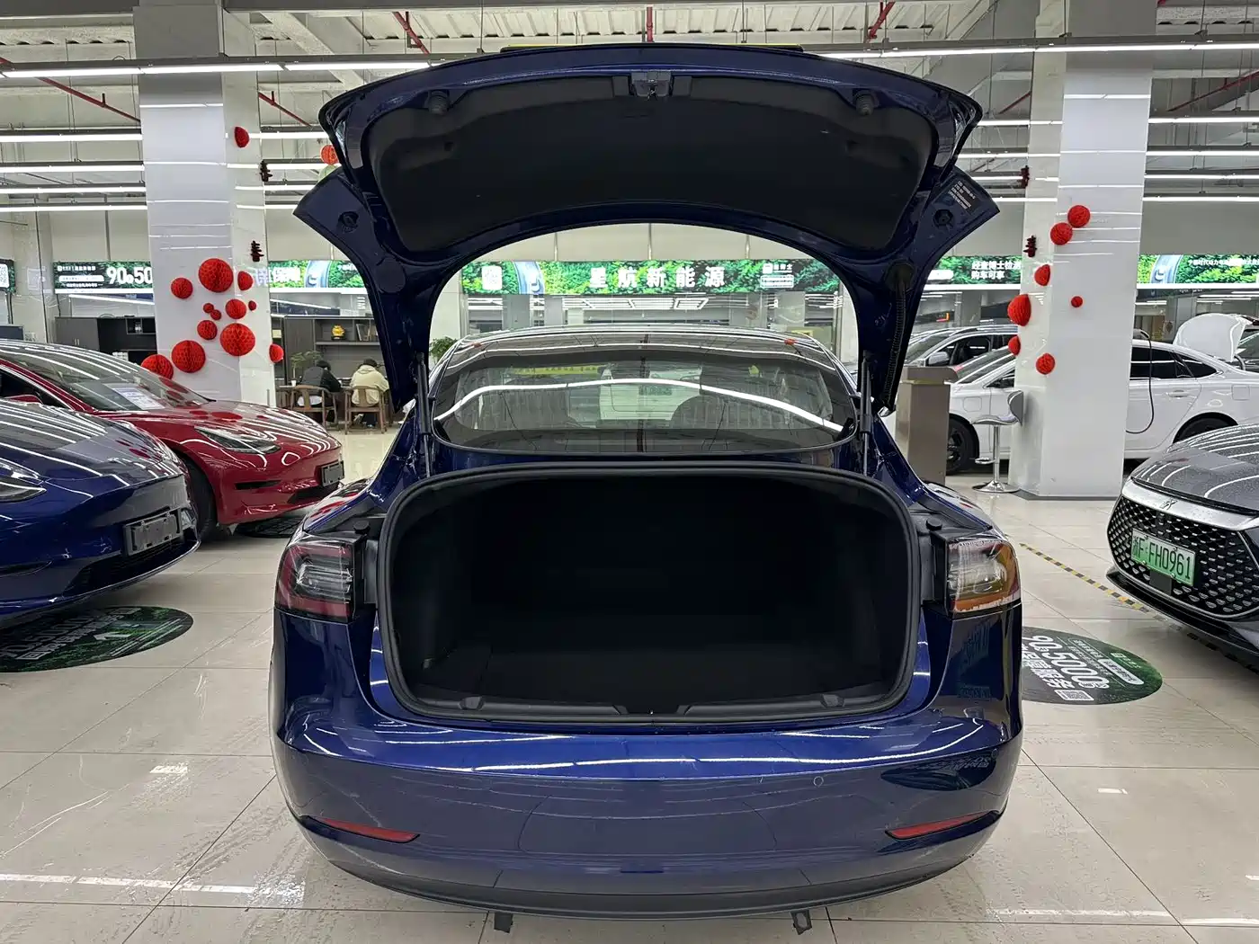 TESLA MODEL 3