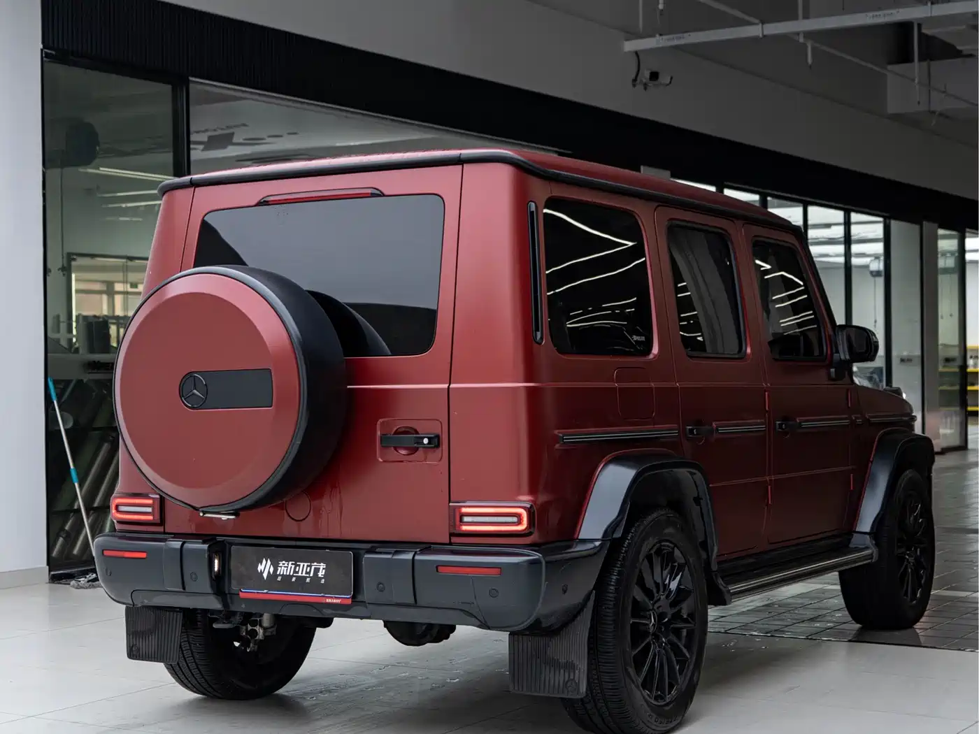 Mercedes-Benz G-Class 2021 G 500 Blazing Flame Special Edition фото 14