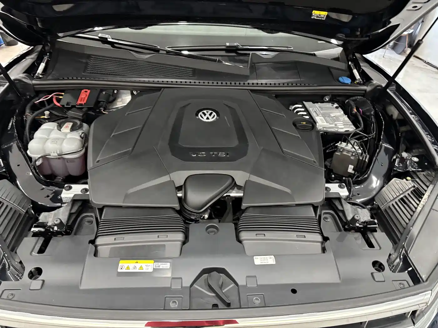 Volkswagen Touareg 2022 3.0TSI Rui Xiang Edition Classic Sport Package фото 30